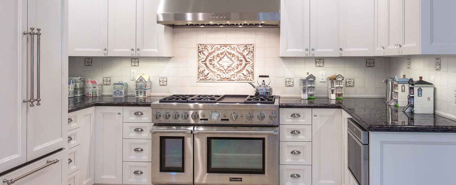 https://www.thekitchenstore.net/wp-content/uploads/2018/04/residential-custom-kitchen-cabinets-in-santa-monica-ca-1600x650.jpg