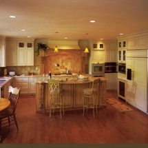 Warm Kitchen Design Idea